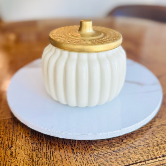 White and Gold Pumpkin Jar Soy Candle - Picture 2 of 3